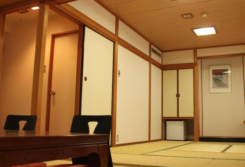 סוויטה משפחתית, Livemax Budget Iyomishima