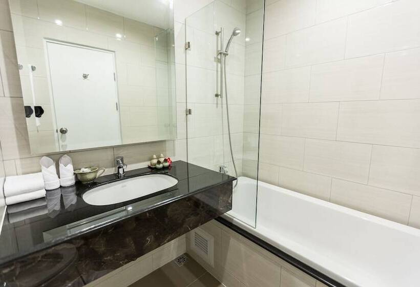 סוויטת ג'וניור, Rayong City