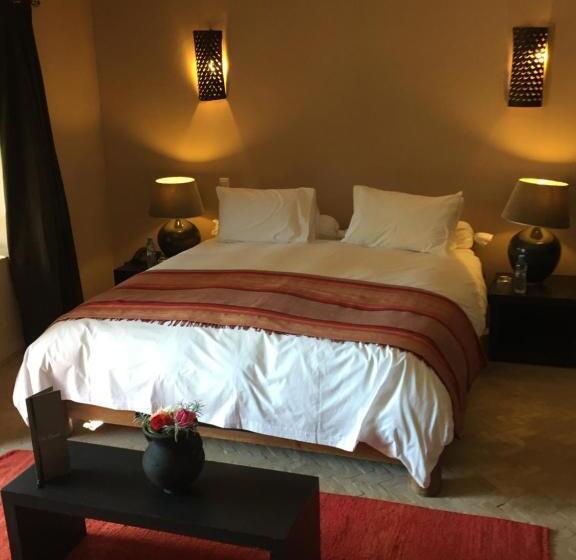 اتاق استاندارد با تراس, The Capaldi Hotel, Restaurant & Spa