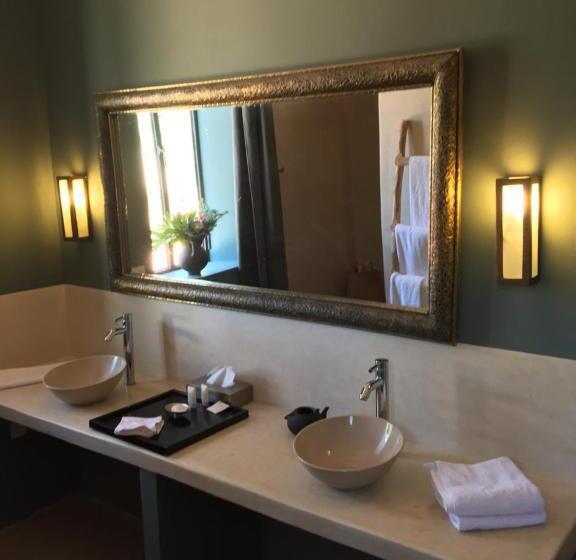 اتاق استاندارد, The Capaldi Hotel, Restaurant & Spa