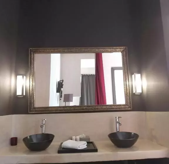 سوییت جونیور, The Capaldi Hotel, Restaurant & Spa