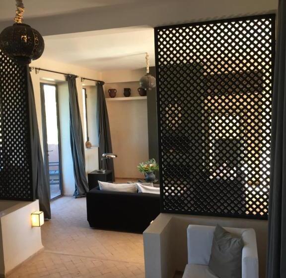 سوییت لوکس, The Capaldi Hotel, Restaurant & Spa