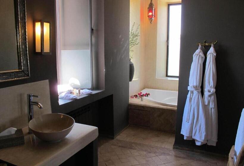 Люкс Повышенной Комфортности, The Capaldi Hotel, Restaurant & Spa