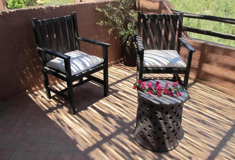 سوییت لوکس, The Capaldi Hotel, Restaurant & Spa