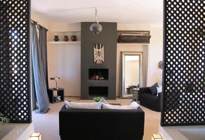 سوییت لوکس, The Capaldi Hotel, Restaurant & Spa