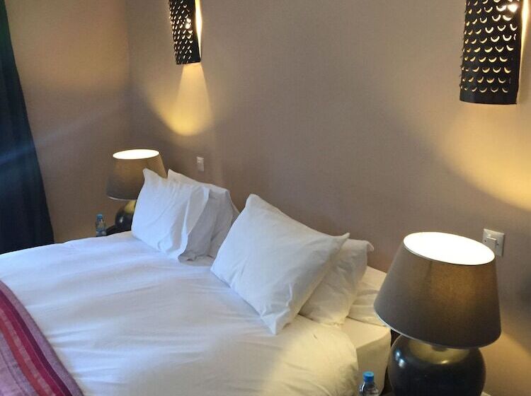 اتاق استاندارد با تراس, The Capaldi Hotel, Restaurant & Spa