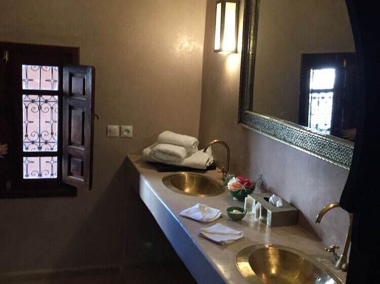 اتاق استاندارد با تراس, The Capaldi Hotel, Restaurant & Spa