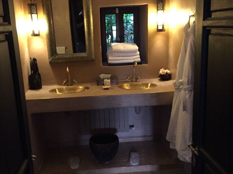 اتاق استاندارد با تراس, The Capaldi Hotel, Restaurant & Spa