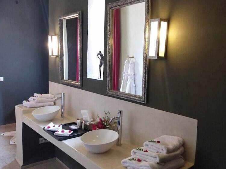 اتاق استاندارد, The Capaldi Hotel, Restaurant & Spa