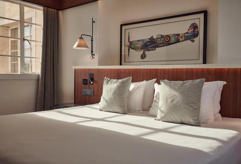 주니어 스위트, The Level At Melia White House