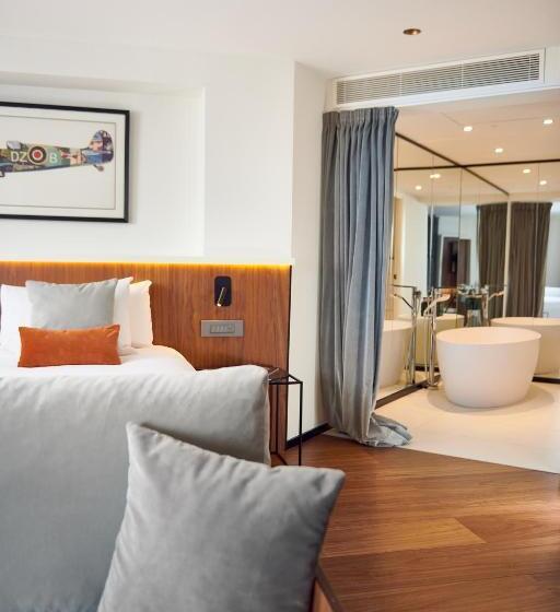 주니어 스위트, The Level At Melia White House