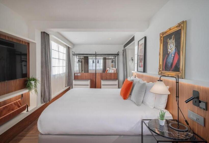 스위트, The Level At Melia White House