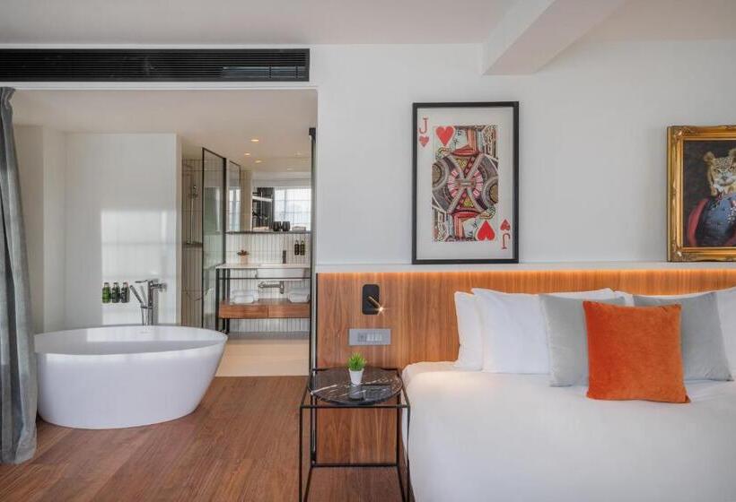 Люкс, The Level At Melia White House