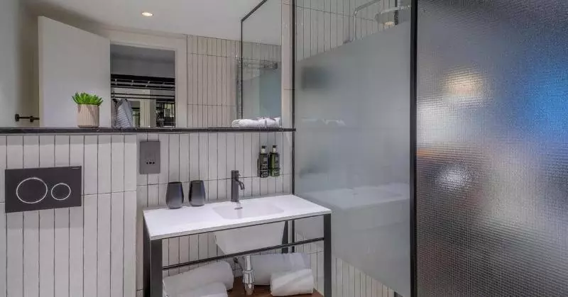 ファミリールーム, The Level At Melia White House
