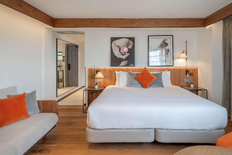 Семейный Номер, The Level At Melia White House