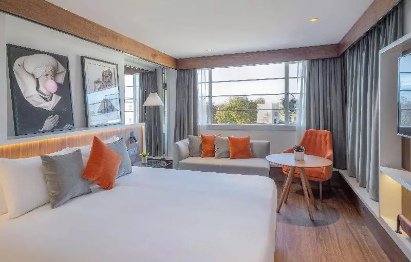 デラックスルーム, The Level At Melia White House