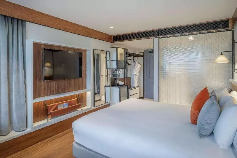 デラックスルーム, The Level At Melia White House