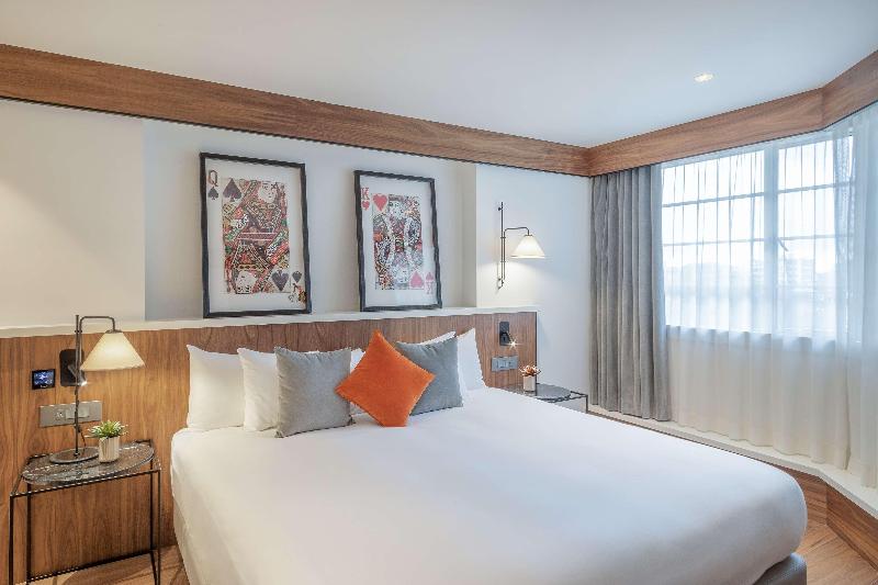 스위트, The Level At Melia White House