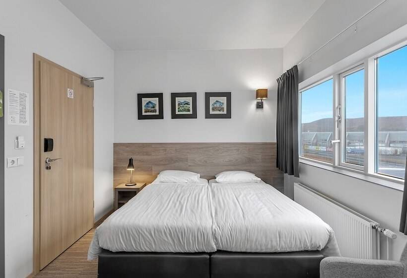 اتاق اکونومی, Vellir