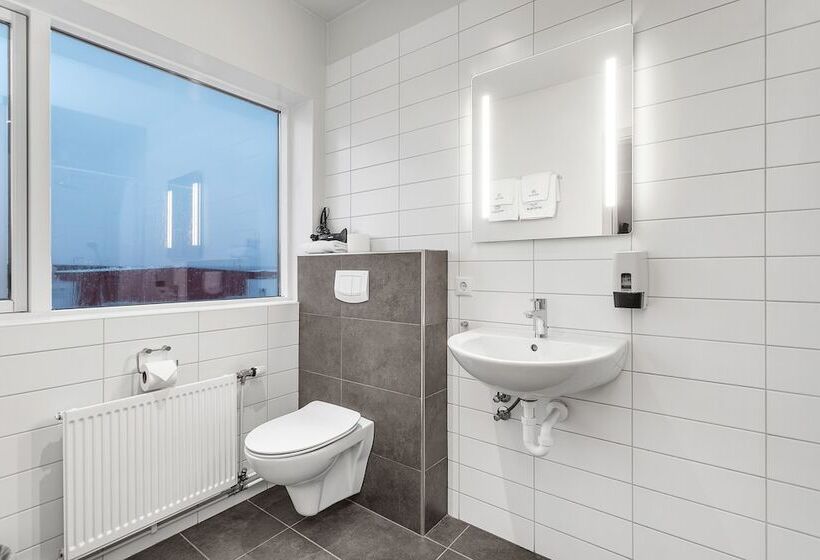 اتاق استاندارد سه نفره, Vellir