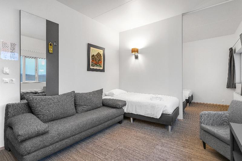 اتاق استاندارد سه نفره, Vellir