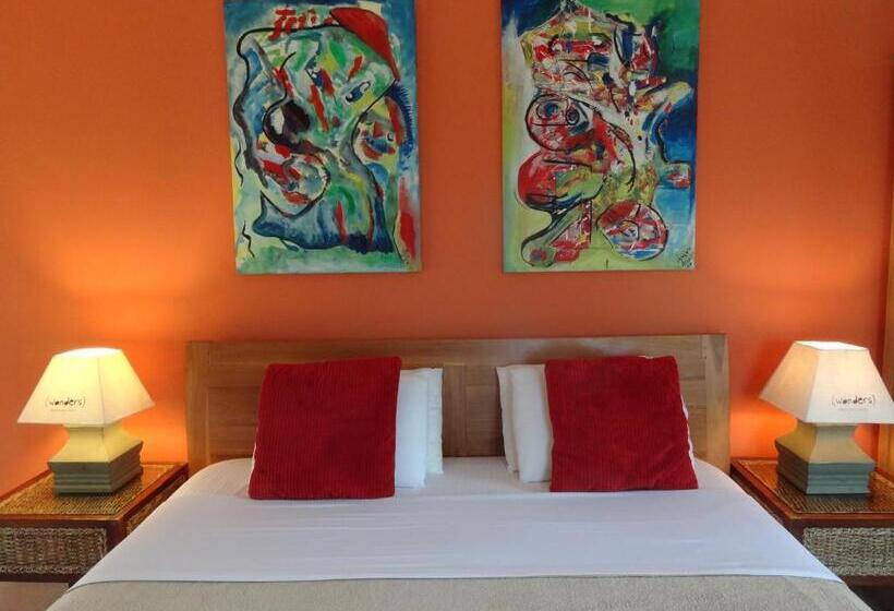 اتاق لوکس با تخت بزرگ, Wonders Boutique