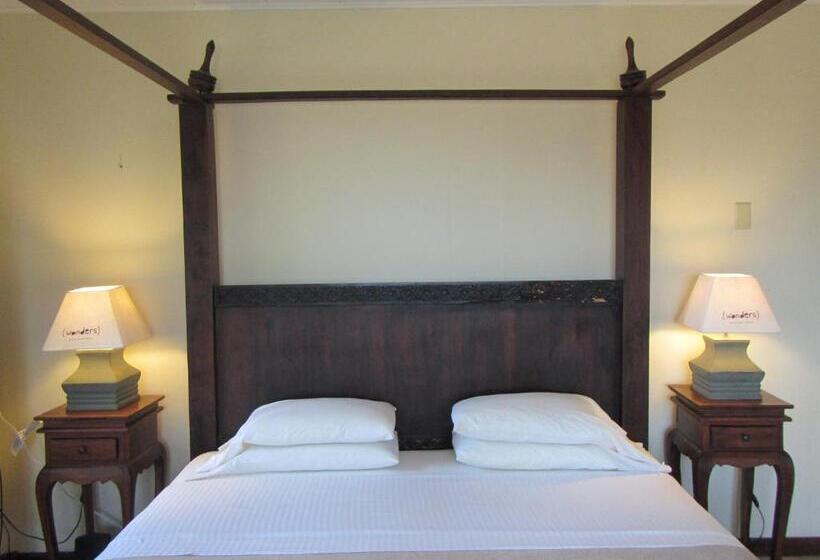 اتاق لوکس با تخت بزرگ, Wonders Boutique