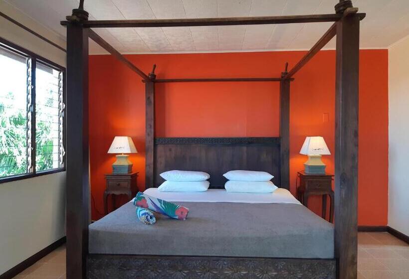 اتاق لوکس با تخت بزرگ, Wonders Boutique