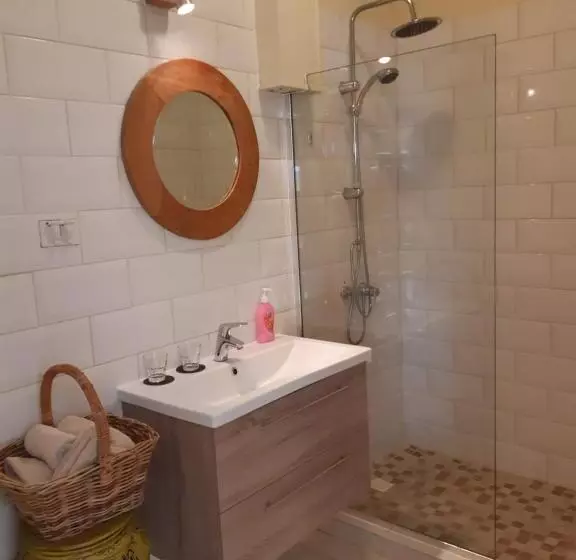 اتاق سوپریور با تخت بزرگ, Wonders Boutique