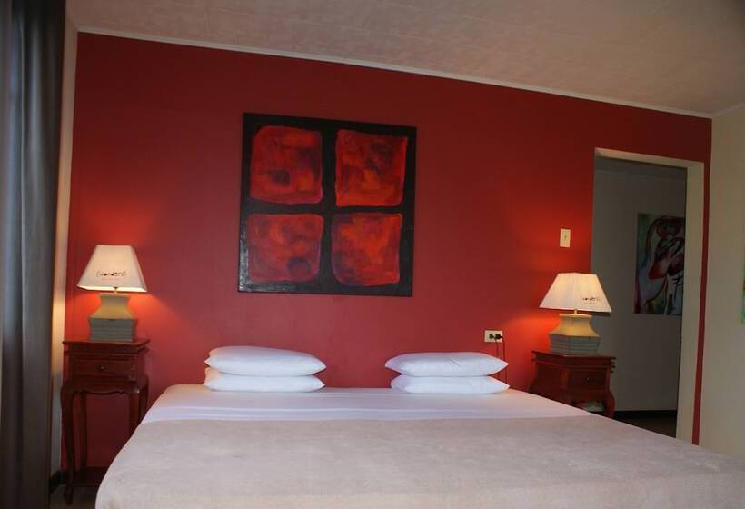 اتاق لوکس با تخت بزرگ, Wonders Boutique