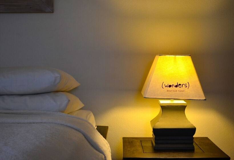 اتاق لوکس با تخت بزرگ, Wonders Boutique