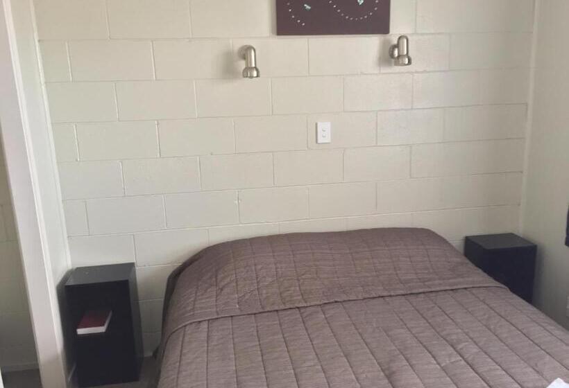 Апартаменты 1 Спальня, North End Motel