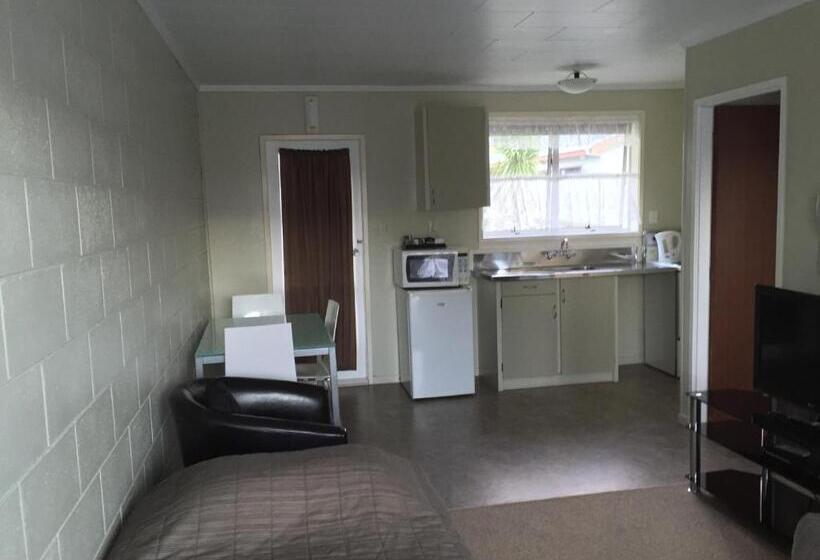 Апартаменты 1 Спальня, North End Motel