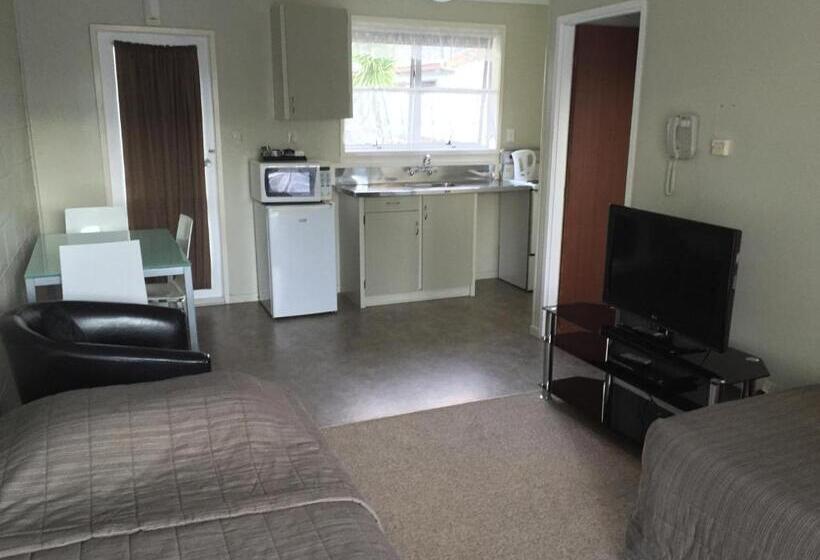 Апартаменты 1 Спальня, North End Motel