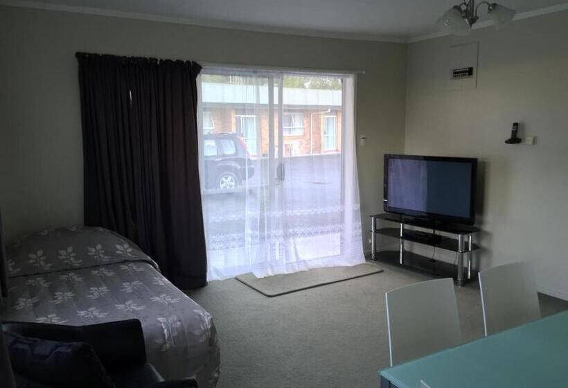 Апартаменты 2 Спальни, North End Motel