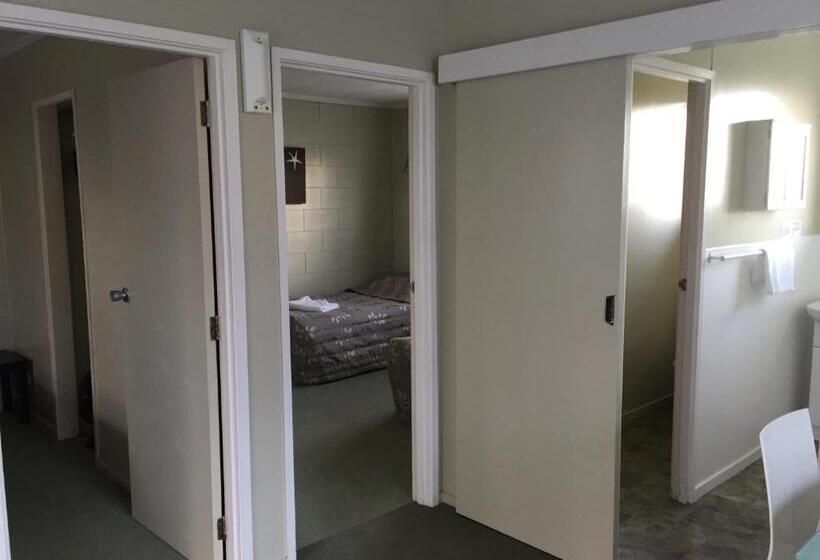 Апартаменты 2 Спальни, North End Motel