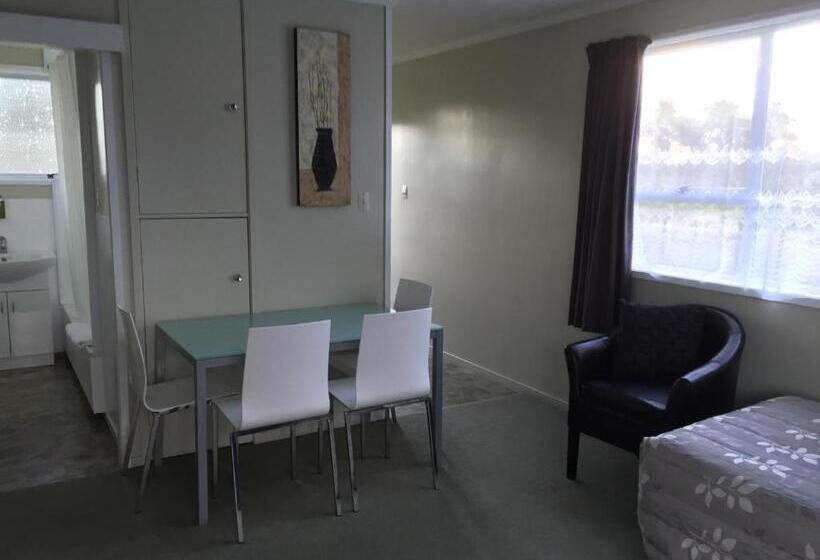 Апартаменты 2 Спальни, North End Motel