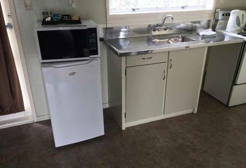 Апартаменты 1 Спальня, North End Motel