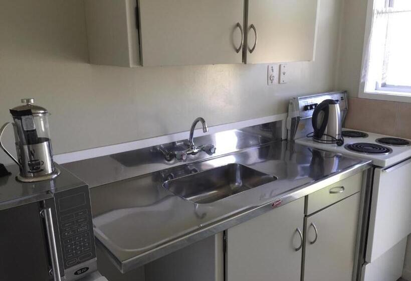 Апартаменты 2 Спальни, North End Motel