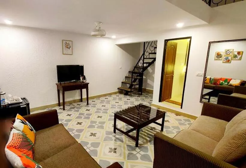 اتاق سوپریور, Wtf My House