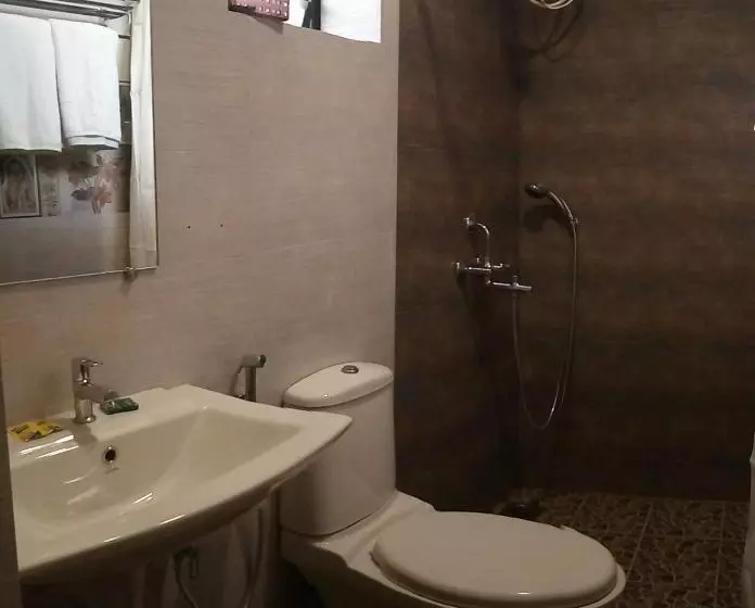 اتاق لوکس, Wtf My House