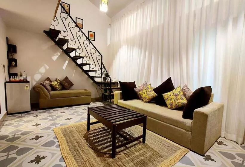سوییت سوپریور, Wtf My House