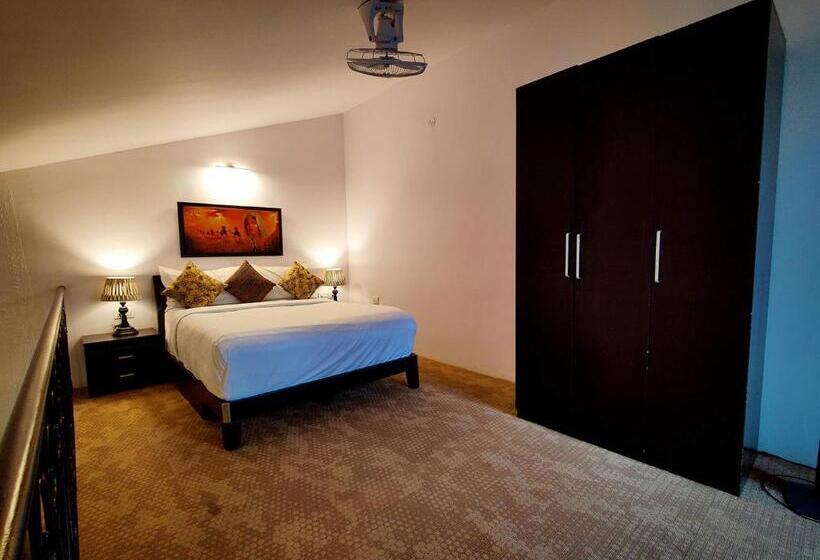 高级套房, Wtf My House