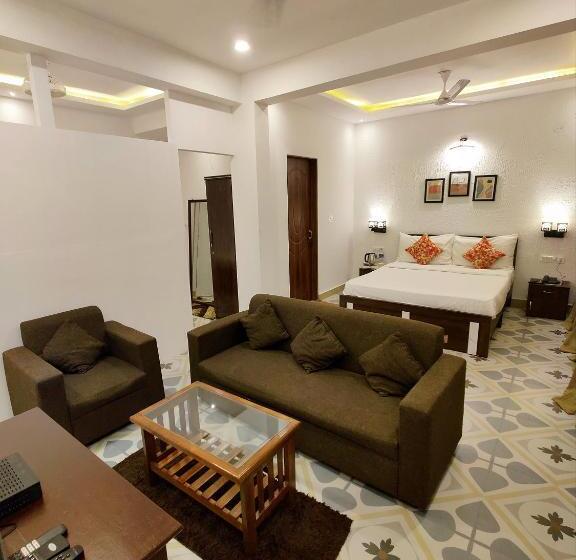 行政套房, Wtf My House