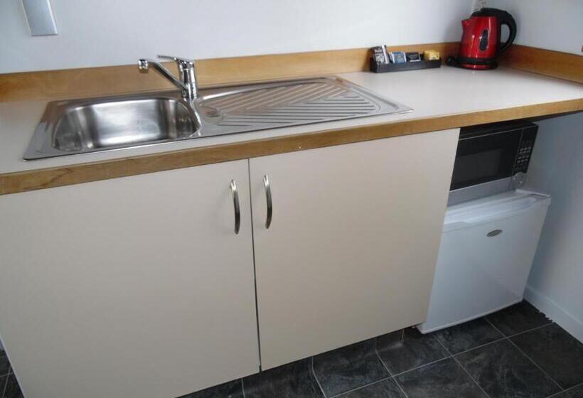 חדר סטודיו סטנדרד, Pinewood Motels