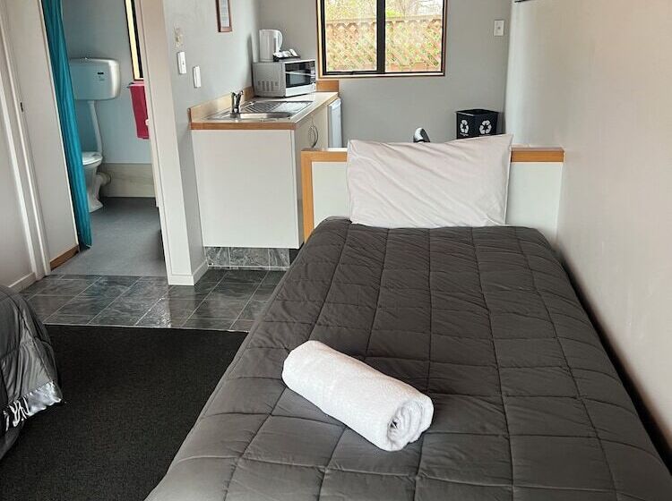 חדר סטודיו סטנדרד, Pinewood Motels