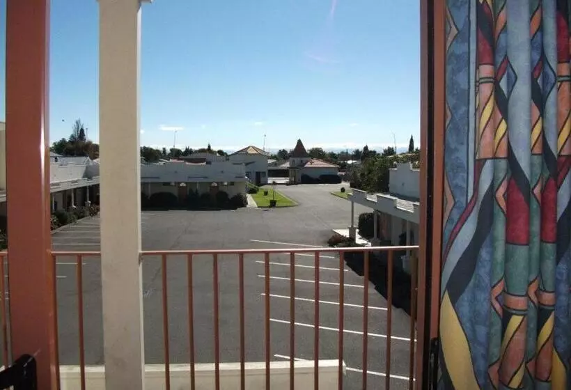ファミリールーム, Valdez Motor Lodge