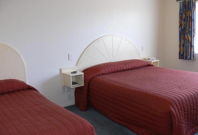 Семейный Номер, Valdez Motor Lodge