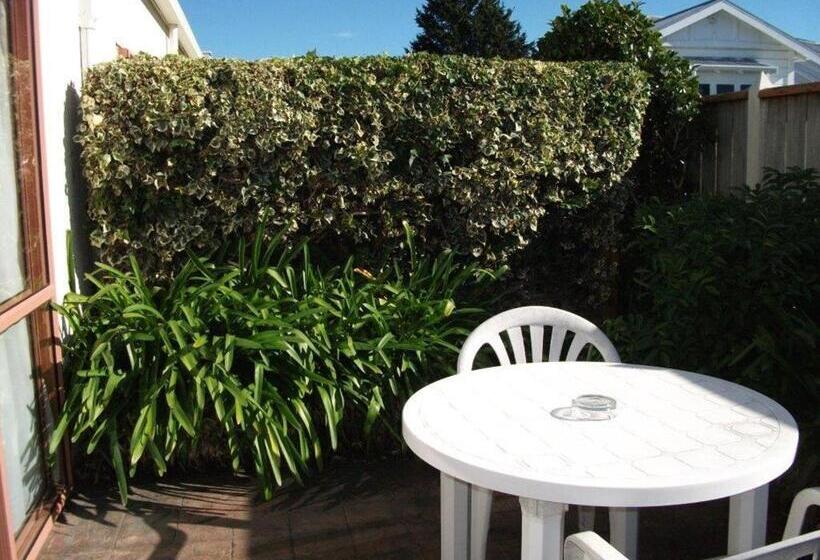 ファミリールーム, Valdez Motor Lodge