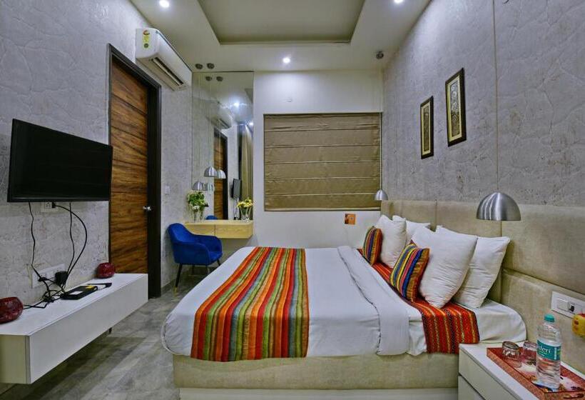 バルコニー付きデラックスルーム, Fortune Inn By F9 Hotels